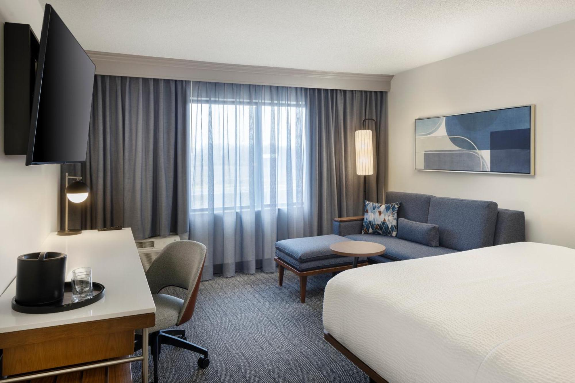 Courtyard By Marriott Springfield Airport Hotel Eksteriør billede