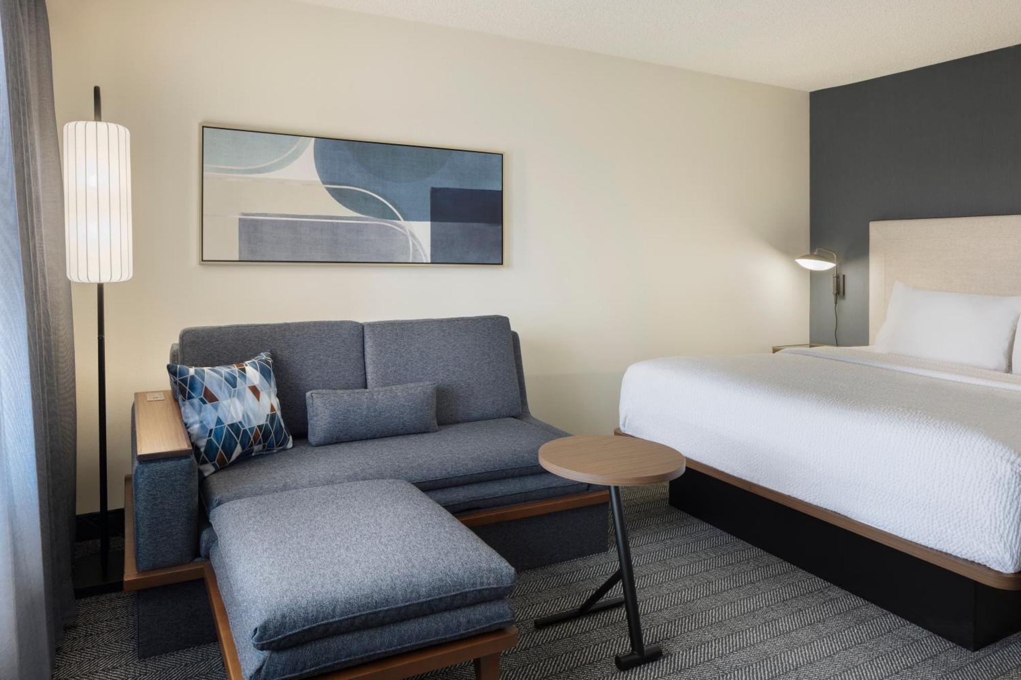 Courtyard By Marriott Springfield Airport Hotel Eksteriør billede