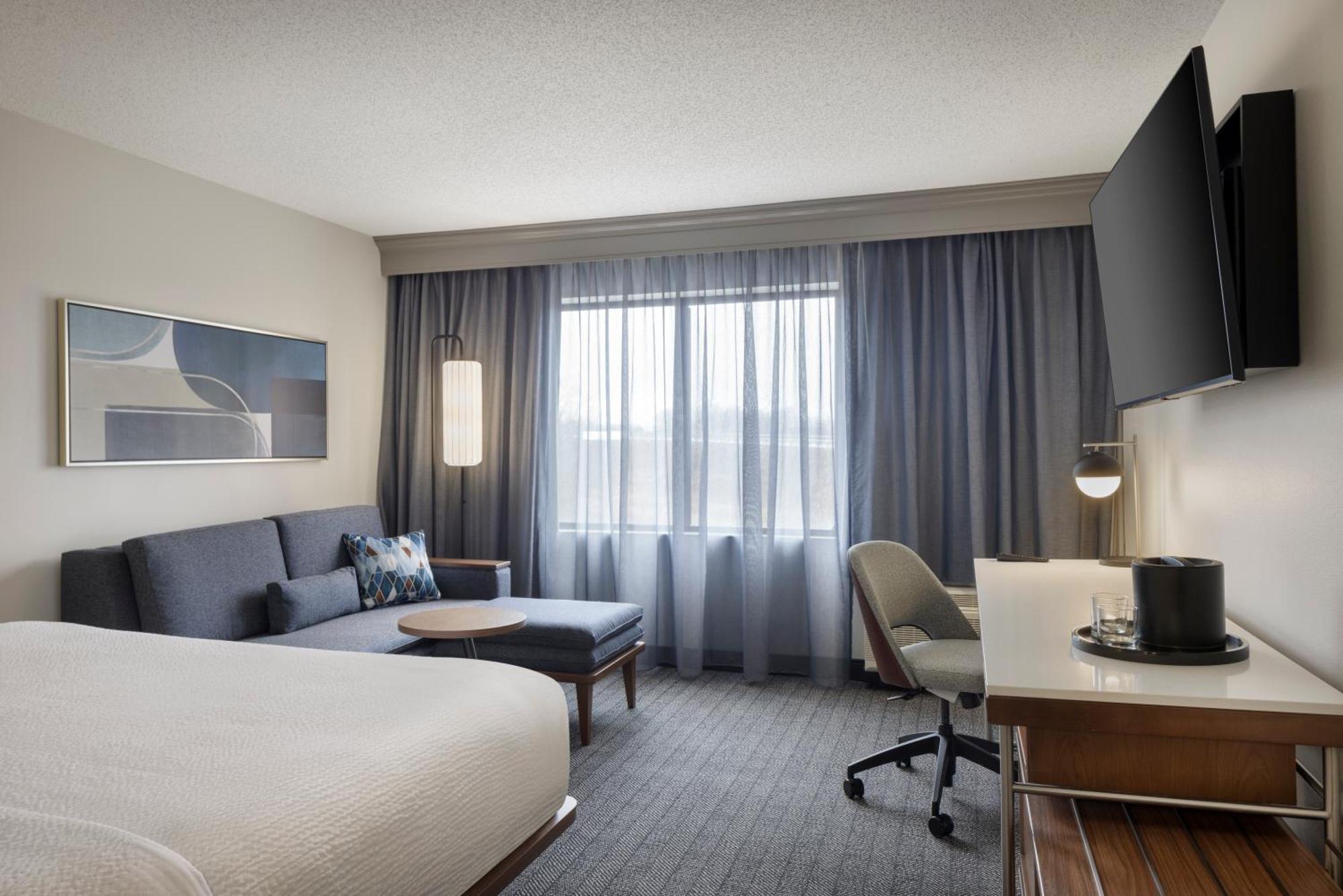 Courtyard By Marriott Springfield Airport Hotel Eksteriør billede