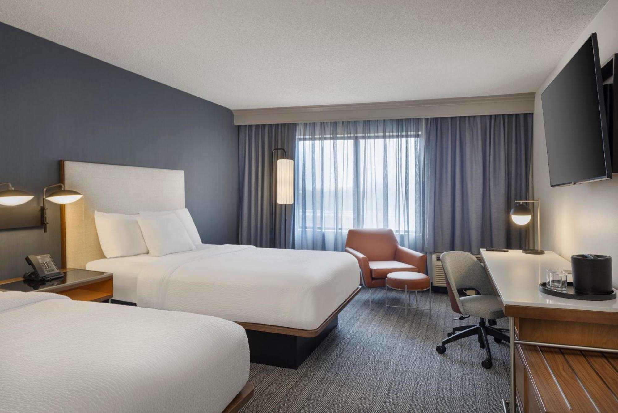 Courtyard By Marriott Springfield Airport Hotel Eksteriør billede