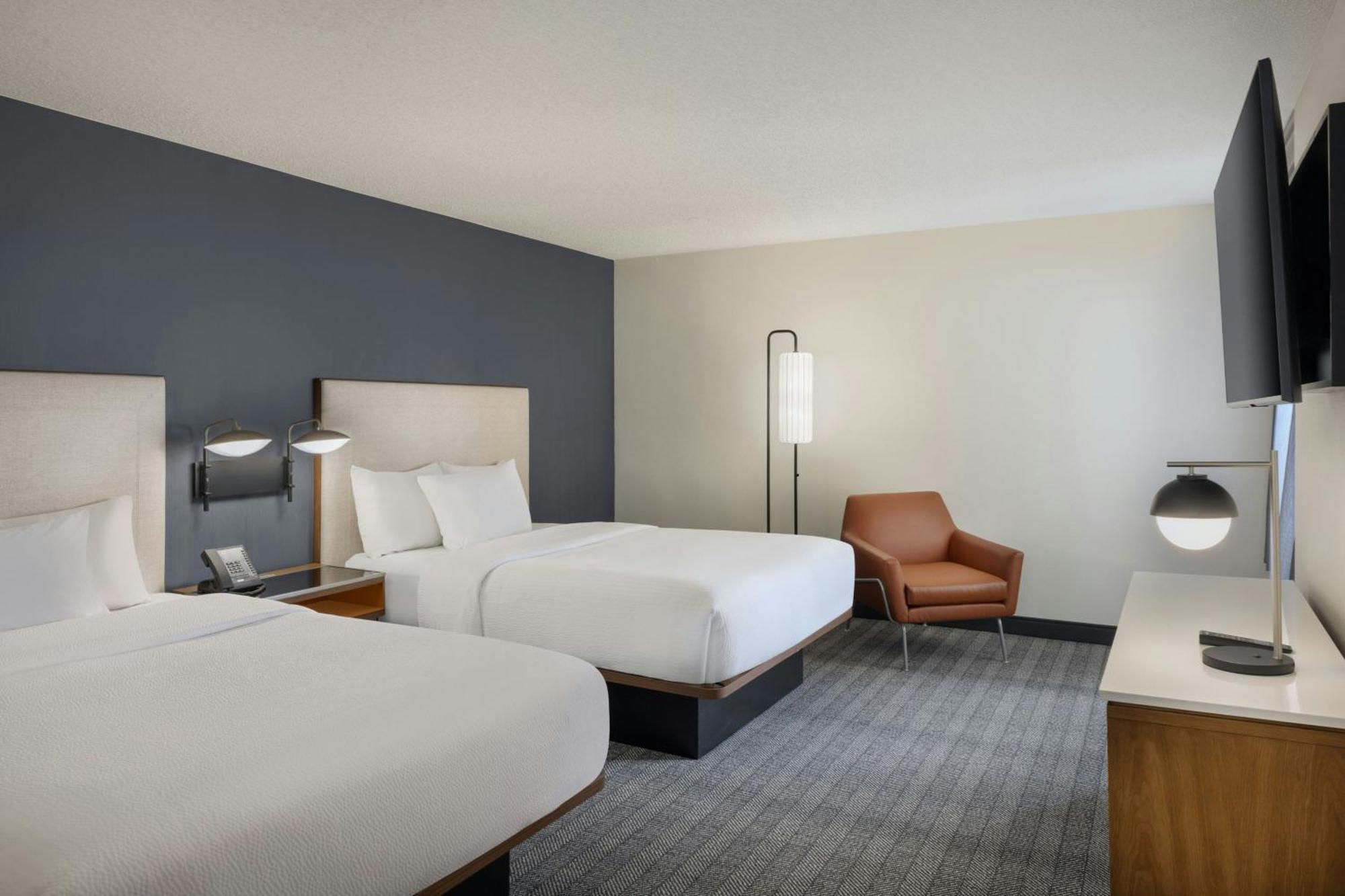 Courtyard By Marriott Springfield Airport Hotel Eksteriør billede