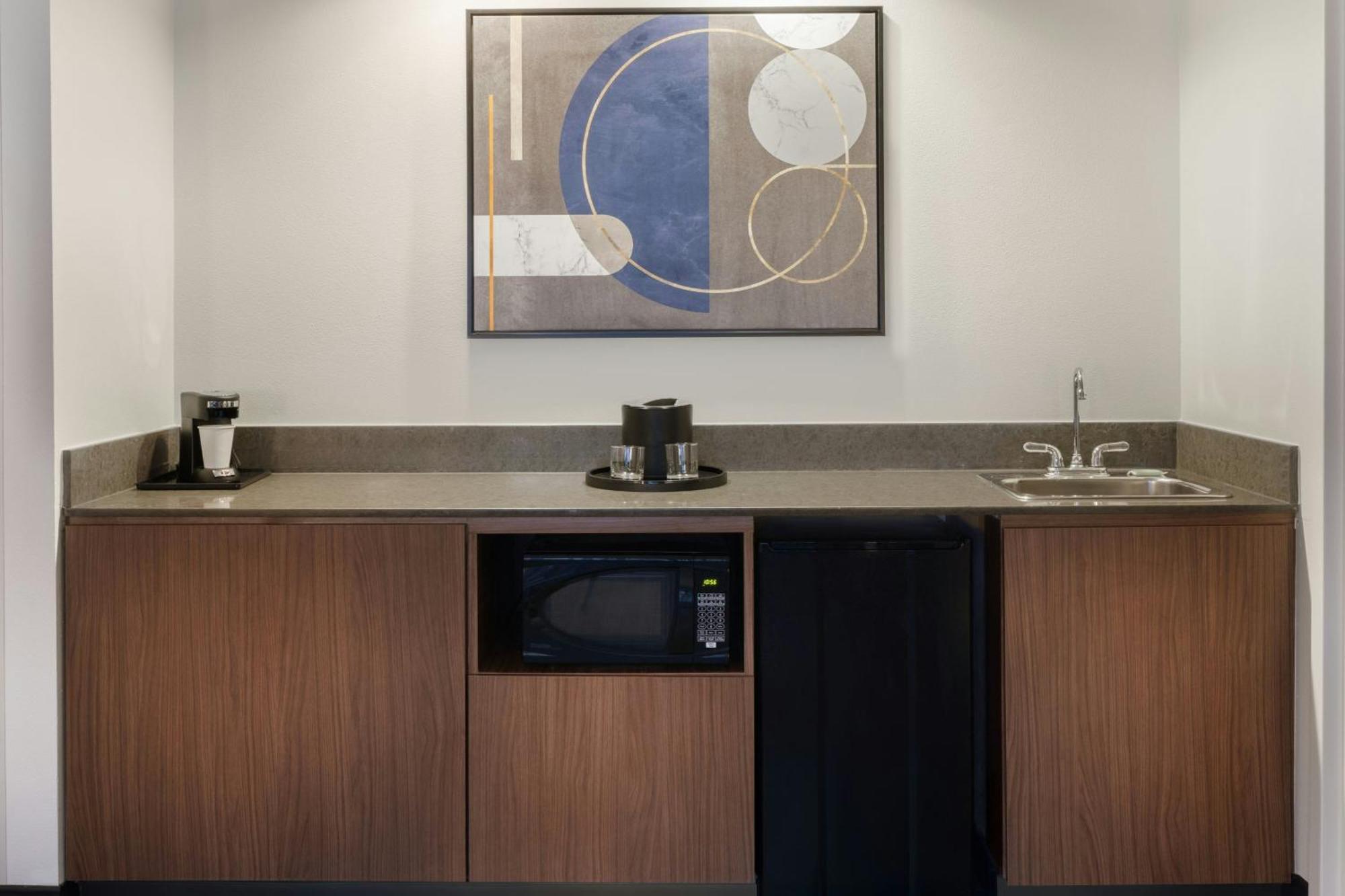 Courtyard By Marriott Springfield Airport Hotel Eksteriør billede