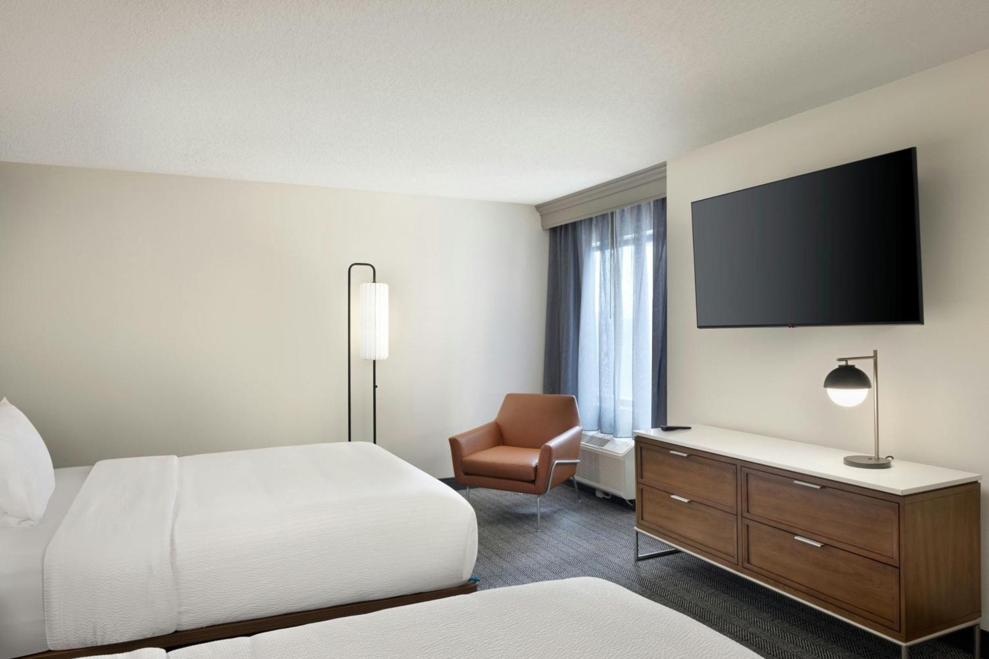 Courtyard By Marriott Springfield Airport Hotel Eksteriør billede