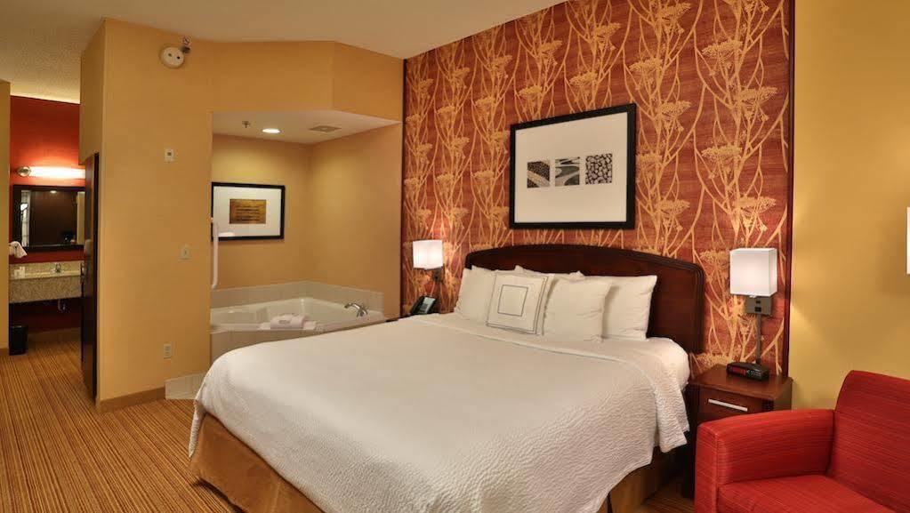 Courtyard By Marriott Springfield Airport Hotel Eksteriør billede