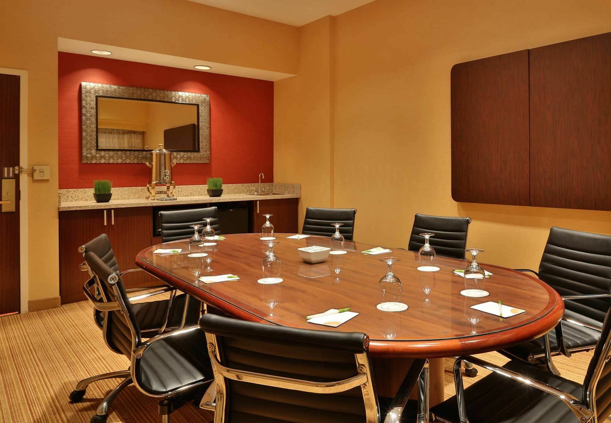 Courtyard By Marriott Springfield Airport Hotel Eksteriør billede
